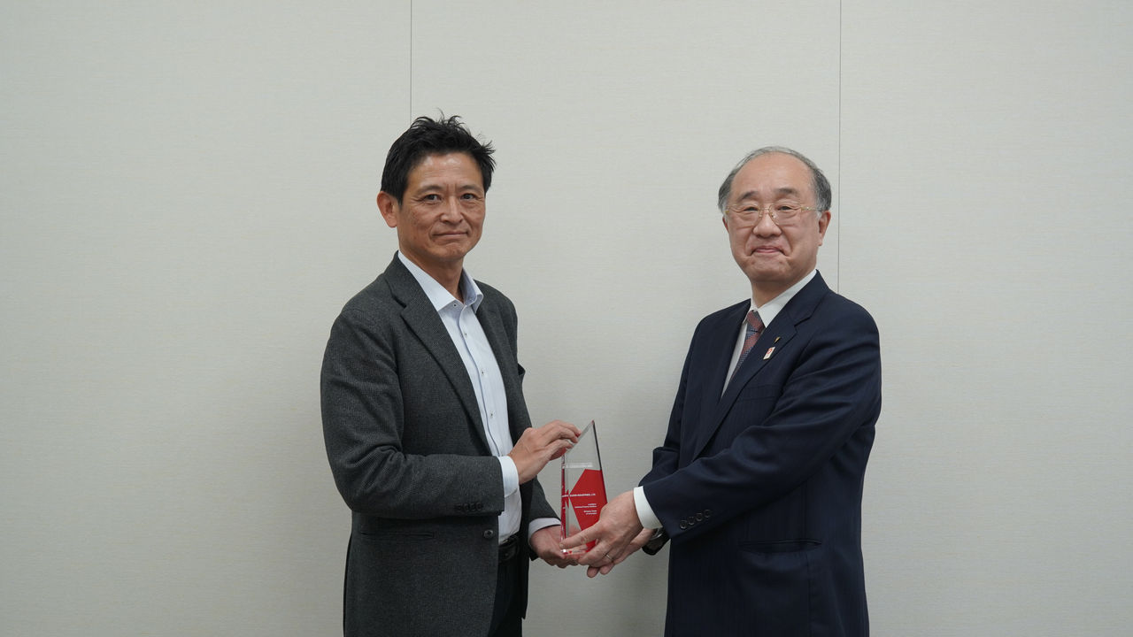 Masafumi Yamamoto on the right